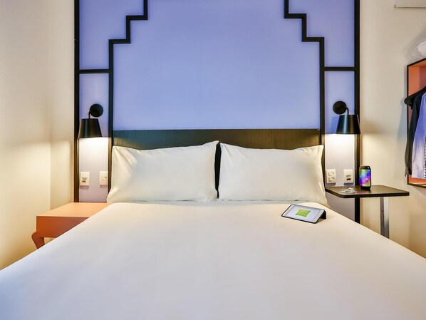 Standard Apartment, 1 Double Bed | In-room safe, desk, blackout drapes, soundproofing