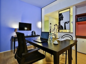 In-room safe, desk, blackout drapes, soundproofing