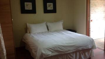 Double Room | Private kitchenette | Fridge, microwave, coffee/tea maker, electric kettle