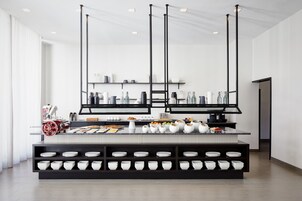 Desayuno buffet diario (USD 18.00 por persona)