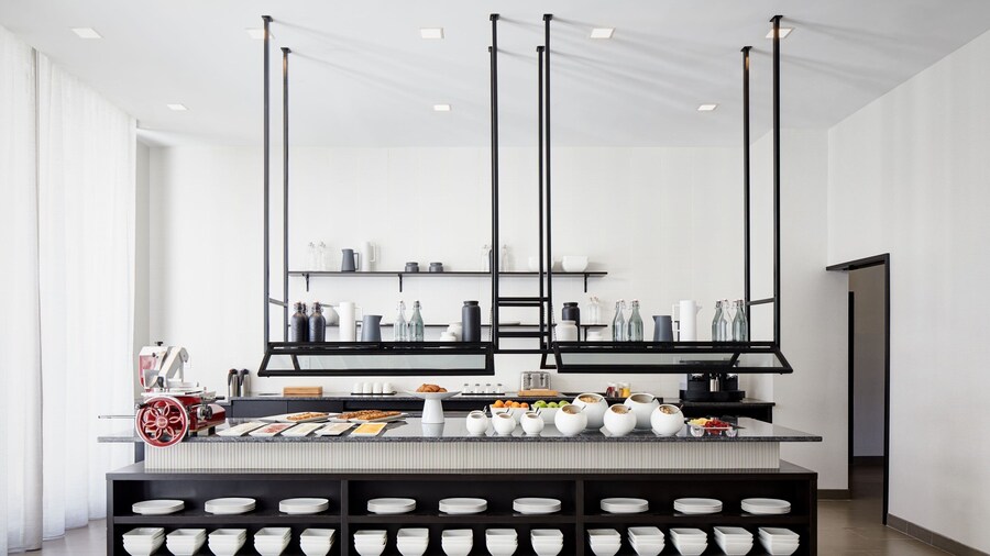 AC Hotel by Marriott Tampa Airport