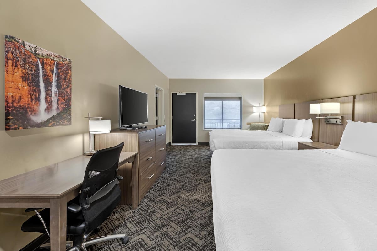 Family Suite, Multiple Beds, Non Smoking, Refrigerator & Microwave | Premium bedding, individually decorated, individually furnished, desk