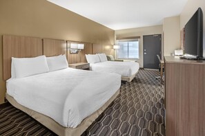 Standardzimmer, 2 Queen-Betten, barrierefrei, Terrasse | Hochwertige Bettwaren, individuell dekoriert, individuell eingerichtet