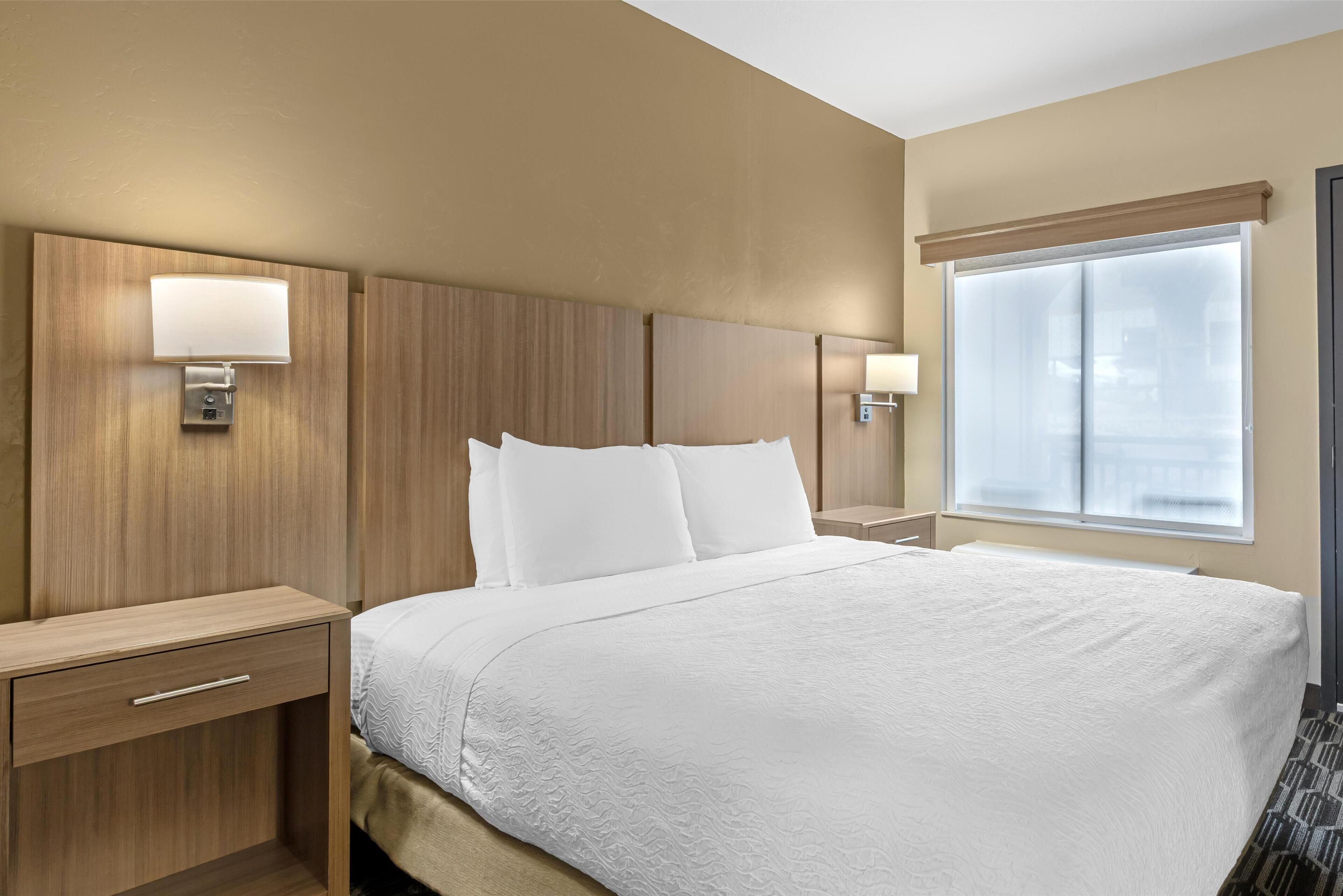 suite, 1 king bed, accessible, patio (with sofabed) | premium bedding, individually decorated, individually furnished, desk