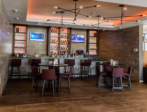 2 bars/lounges - Courtyard by Marriott Lake Jackson (Lake Jackson)