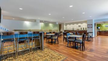 Free daily buffet breakfast