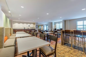 Free daily buffet breakfast  - MainStay Suites St Louis Airport (Bridgeton)