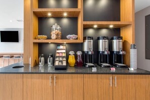 Free daily continental breakfast  - Insignia Hotel Brooklyn, an Ascend Collection Hotel (Brooklyn)