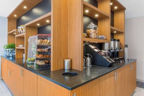 Free daily continental breakfast