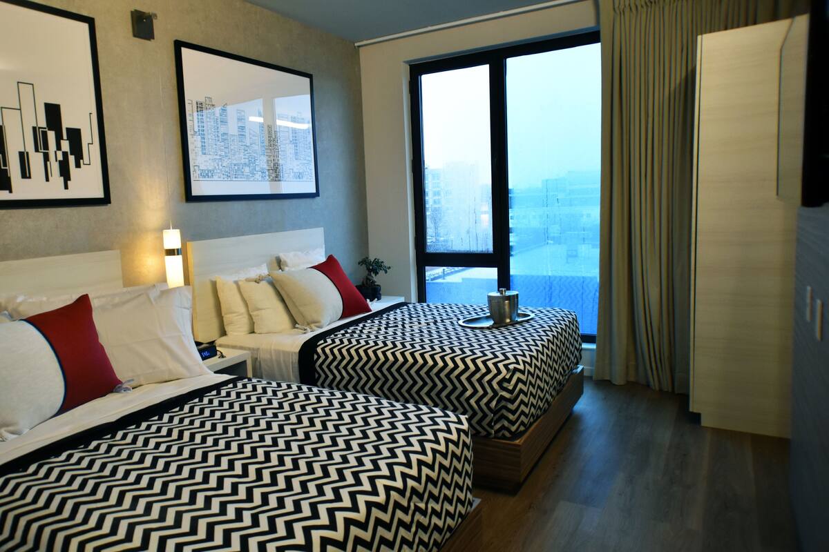 standard room, 2 double beds, non smoking | premium bedding, pillow-top beds, in-room safe, desk