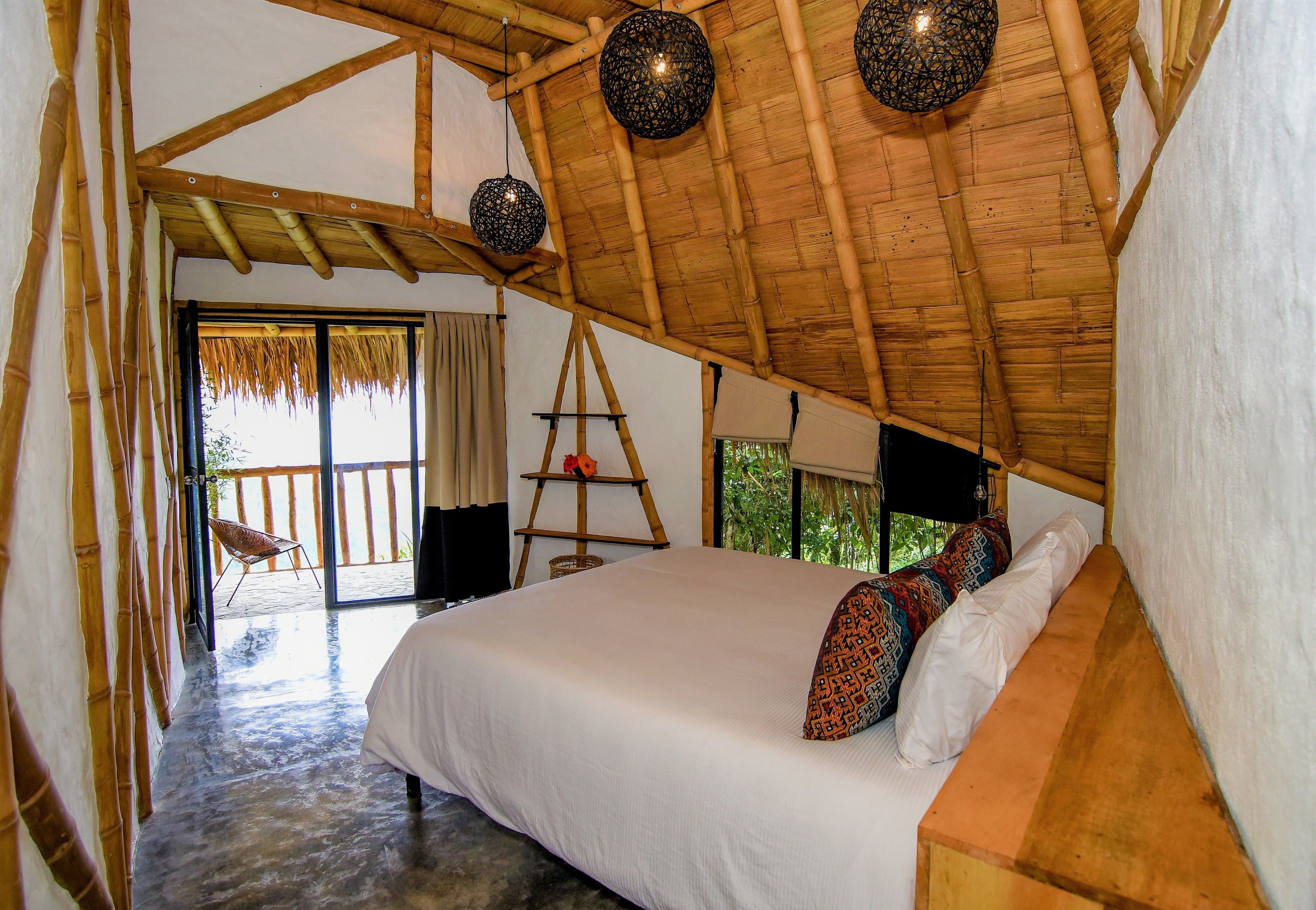 高级双人房, 阳台, 河景 | 高档床上用品  、熨斗/熨板、免费 WiFi、床单