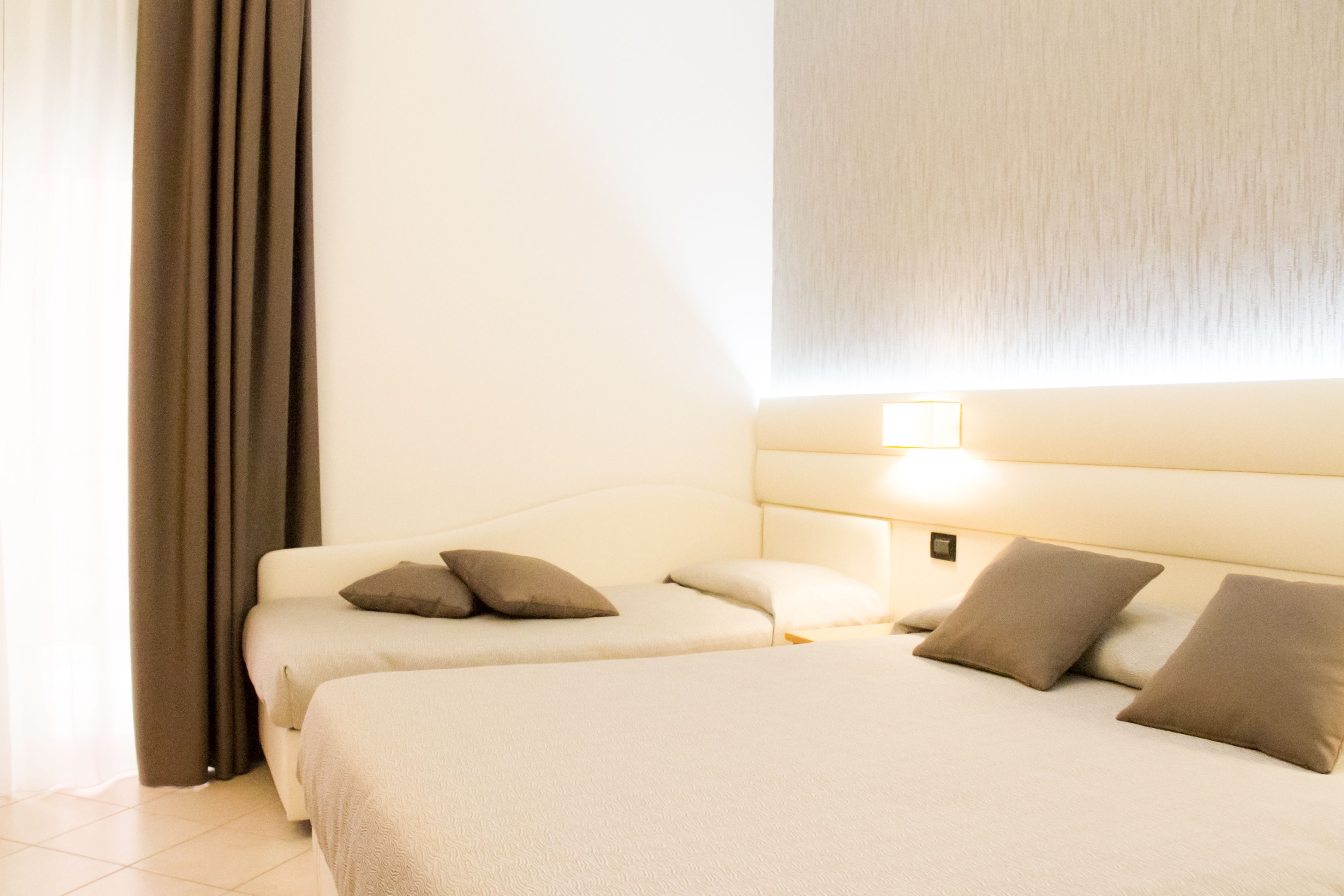 standard triple room, balcony | premium bedding, minibar, in-room safe, individually furnished