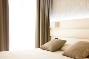 Standard Triple Room, Balcony | Premium bedding, minibar, in-room safe, individually furnished - Hotel La Conchiglia (Bellaria-Igea Marina)