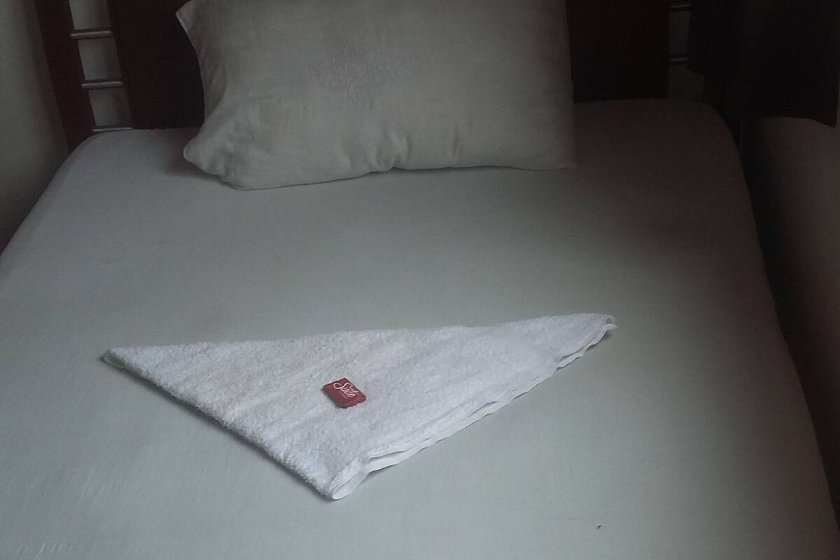 Economy Double Room | Free cots/infant beds, free WiFi, bed sheets