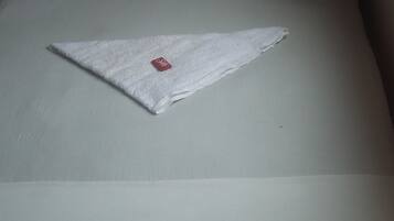 Economy Double Room | Free cribs/infant beds, free WiFi, bed sheets