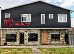 Property entrance - Hostel Andes Patagonicos (Natales)