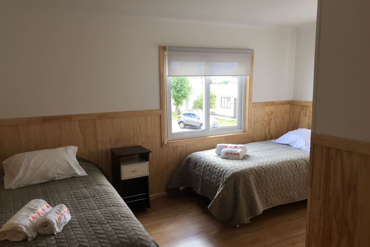 Ropa de cama de alta calidad, wifi gratis y ropa de cama