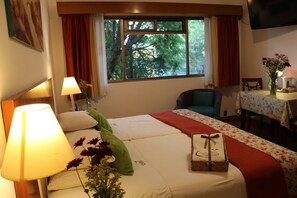 Standard Room, 1 King Bed | Down comforters, Select Comfort beds, minibar, in-room safe - Chalet del Carmen Coyoacán (Mexico City)