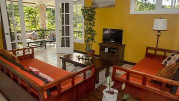Appartement Confort, 1 chambre, vue sur la montagne | 1 chambre, système d’insonorisation, fer et planche à repasser