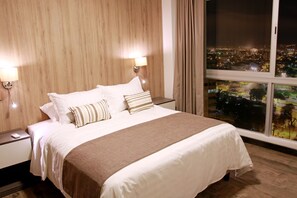 Suite – standard, 1 queensize-seng, tilgjengelighetstilpasset | 1 soverom, italienske Frette-laken og sengetøy av topp kvalitet