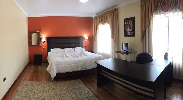 Exclusive-Haus, 4 Schlafzimmer, Terrasse | 1 Schlafzimmer, Minibar, Schreibtisch, kostenloses WLAN