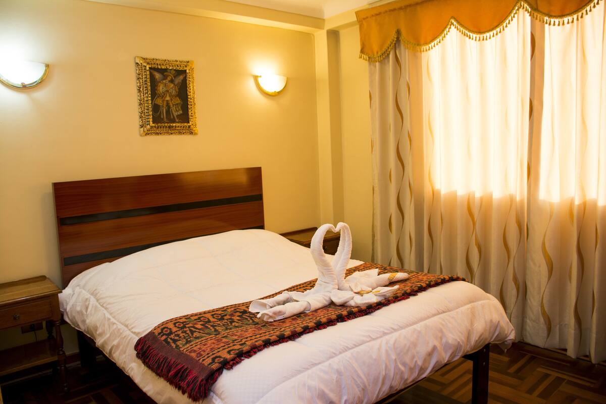 Doppelzimmer, 1 Doppelbett, Stadtblick