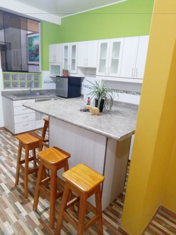 Habitación Confort con 2 camas individuales, 2 camas individuales | Cocina privada