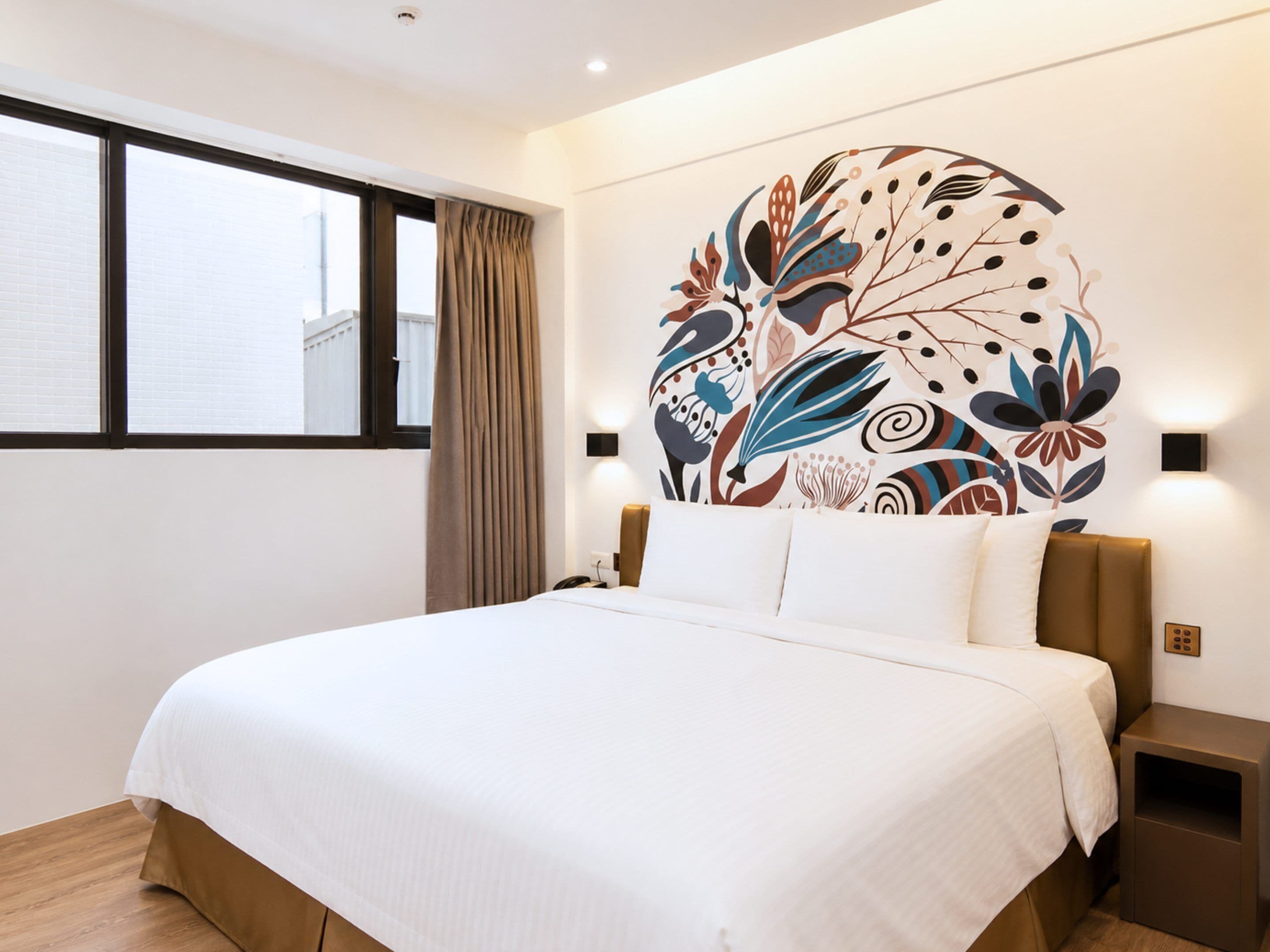 Deluxe Double Room, 1 King Bed, City View | Desk, blackout drapes, soundproofing, free WiFi