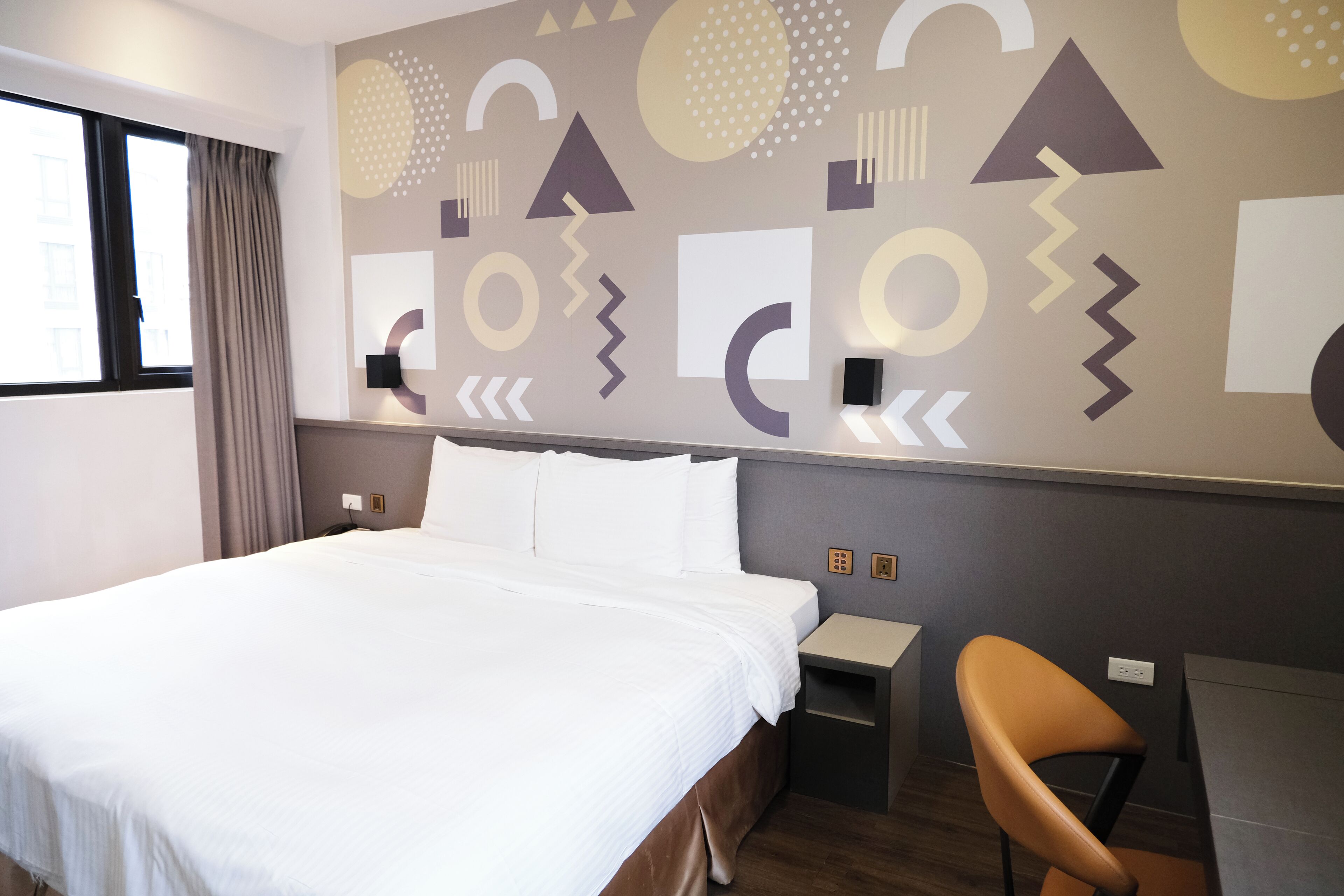 Deluxe Double Room, 1 King Bed, City View | Desk, blackout curtains, soundproofing, free WiFi