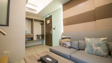 Standard Loft, 2 Queen Beds, City View | Living room | LCD TV