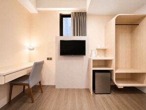 Economy-Doppelzimmer, 1 Doppelbett | Schreibtisch, Verdunkelungsvorhänge, schallisolierte Zimmer