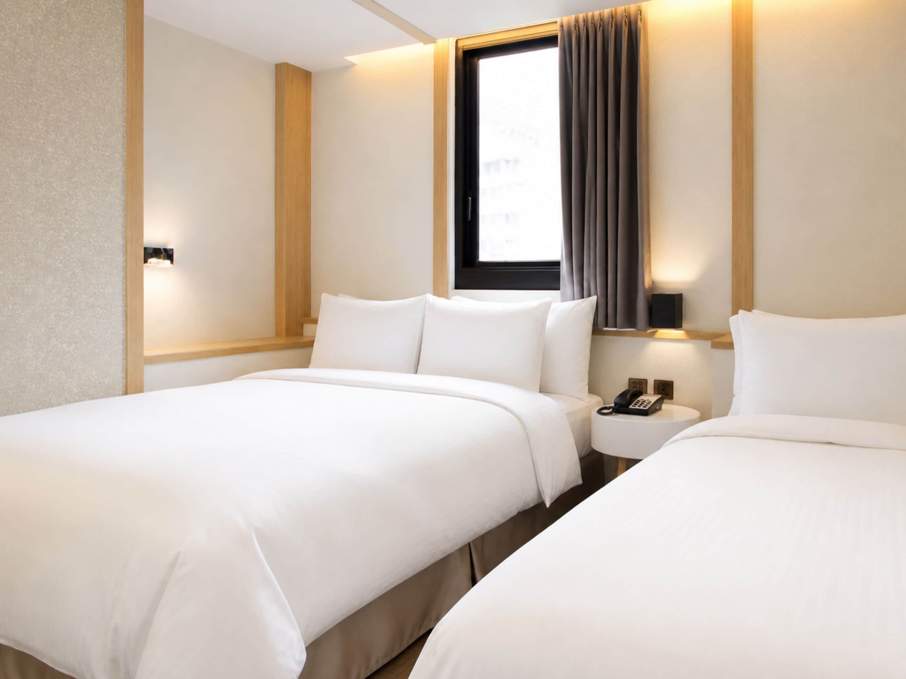 Deluxe Triple Room, Multiple Beds | Desk, blackout drapes, soundproofing, free WiFi
