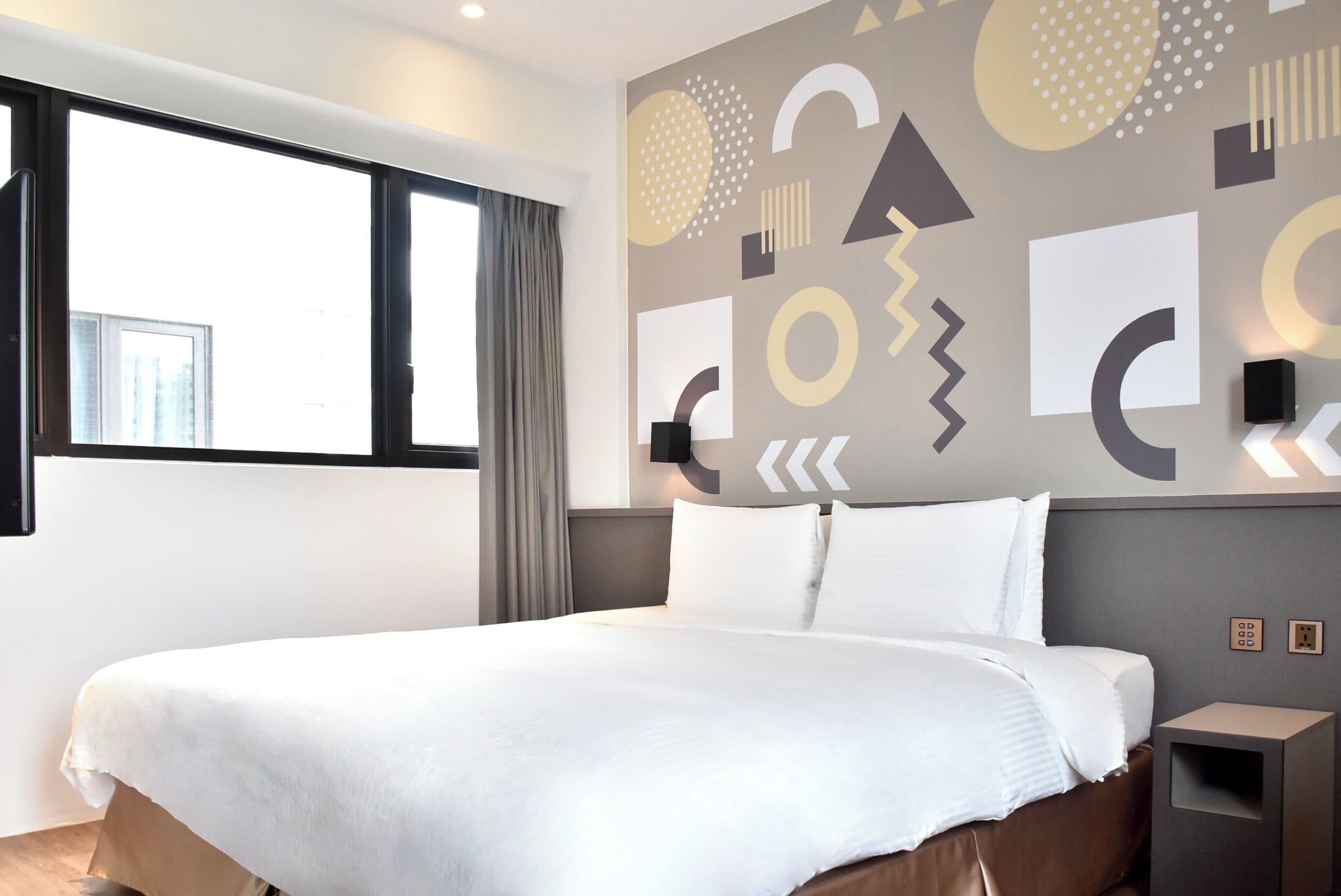 Deluxe Double Room, 1 King Bed, City View