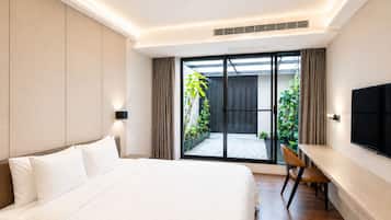 Deluxe Room, 2 Bedrooms, Balcony | Desk, blackout drapes, soundproofing, free WiFi