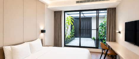 Escritorio, cortinas blackout, sistema de insonorización y wifi gratis