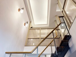 Deluxe Loft, Multiple Beds, Patio, City View | Living area