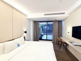 Deluxe Room, 2 Bedrooms, Balcony | Desk, blackout drapes, soundproofing, free WiFi