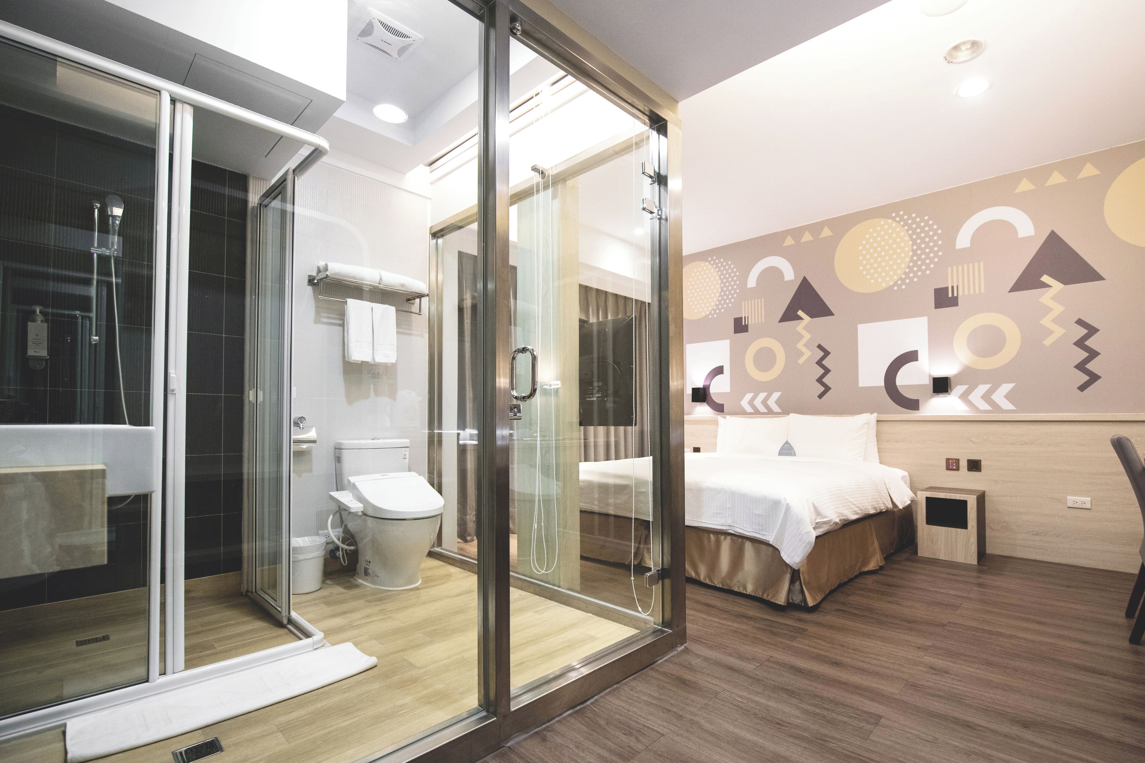 豪華雙人房, 1 張特大雙人床, 城市景 | 書桌、遮光窗簾/窗簾、隔音、免費 Wi-Fi