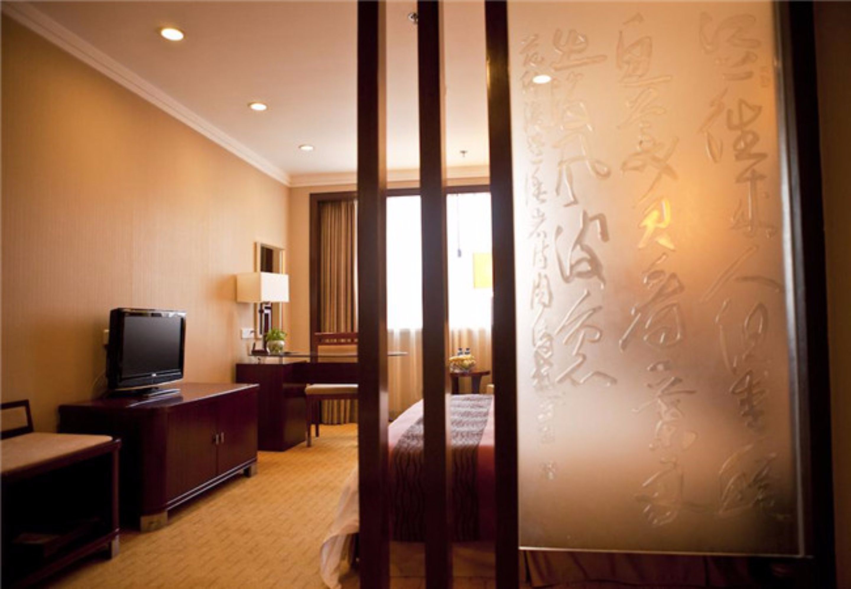 executive double room | in-room safe, desk, blackout curtains, iron/ironing board