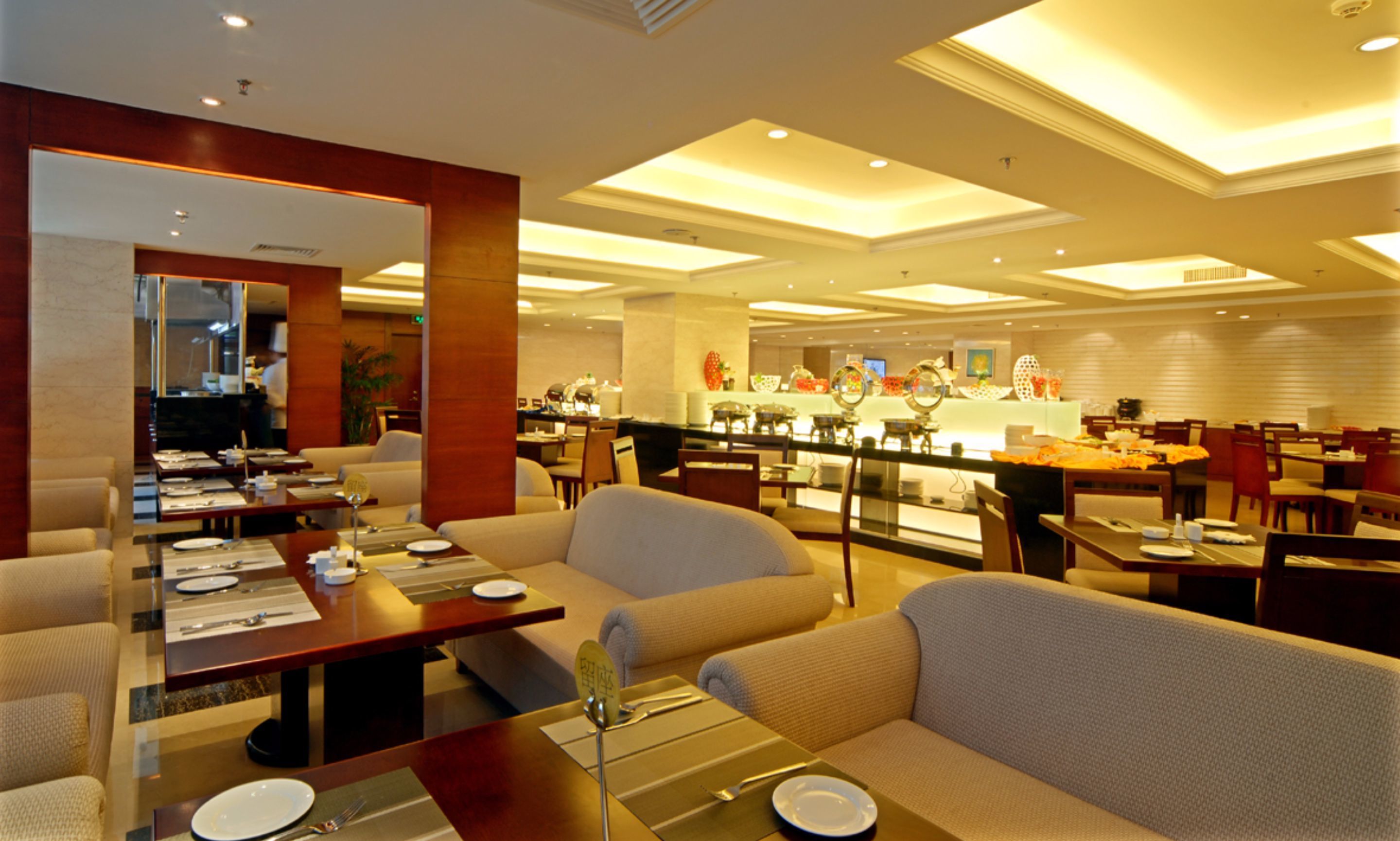 lunch and dinner served