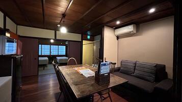 Maison Traditionnelle | Coin séjour