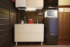 Traditionellt hus | Eget pentry | Kylskåp, mikrovågsugn, spishäll och espressobryggare