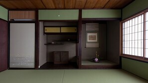 2 bedrooms, iron/ironing board, free WiFi, bed sheets - Kamiza-an Kamanza-tei (Kyoto)