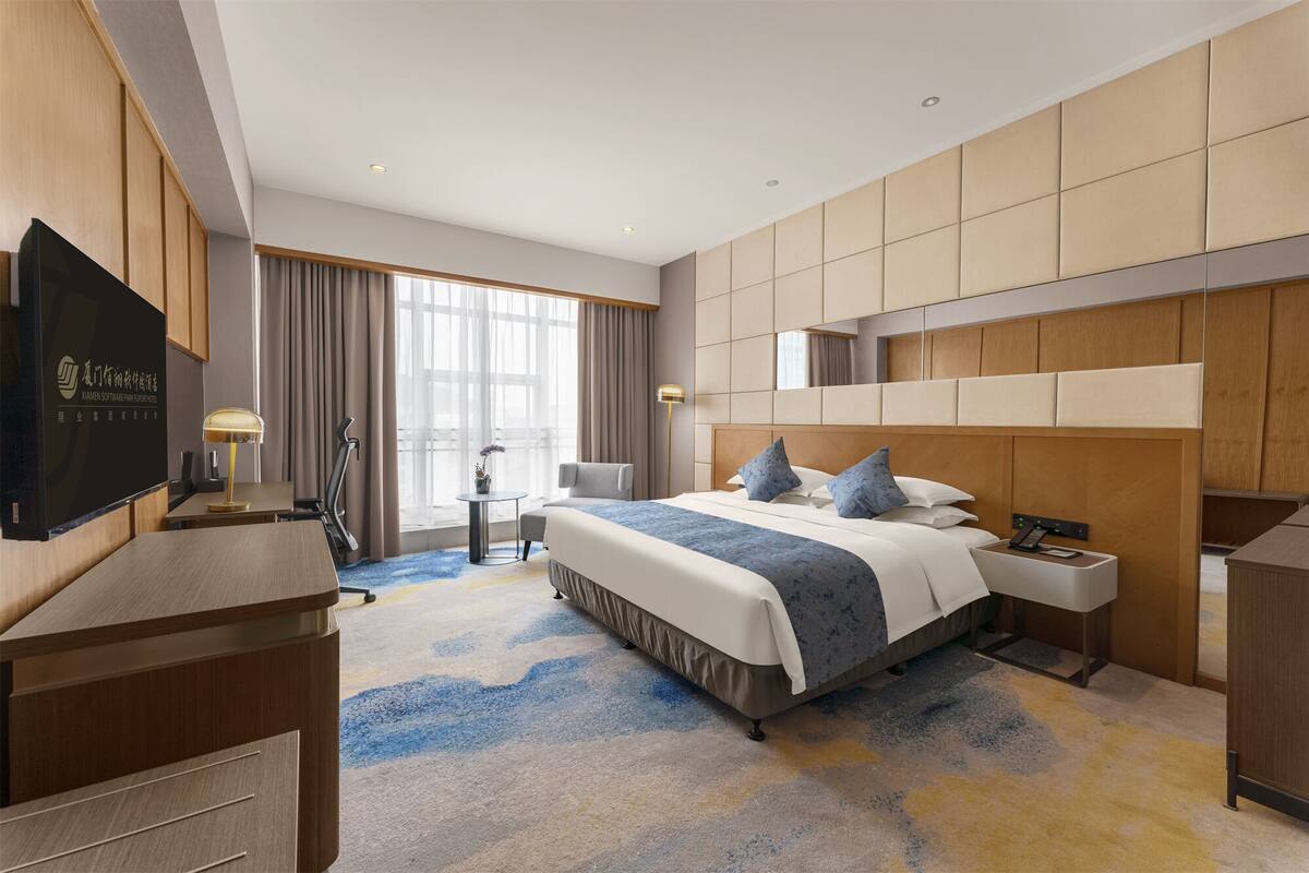 Phòng Executive | Minibar, két bảo mật tại phòng, bàn 