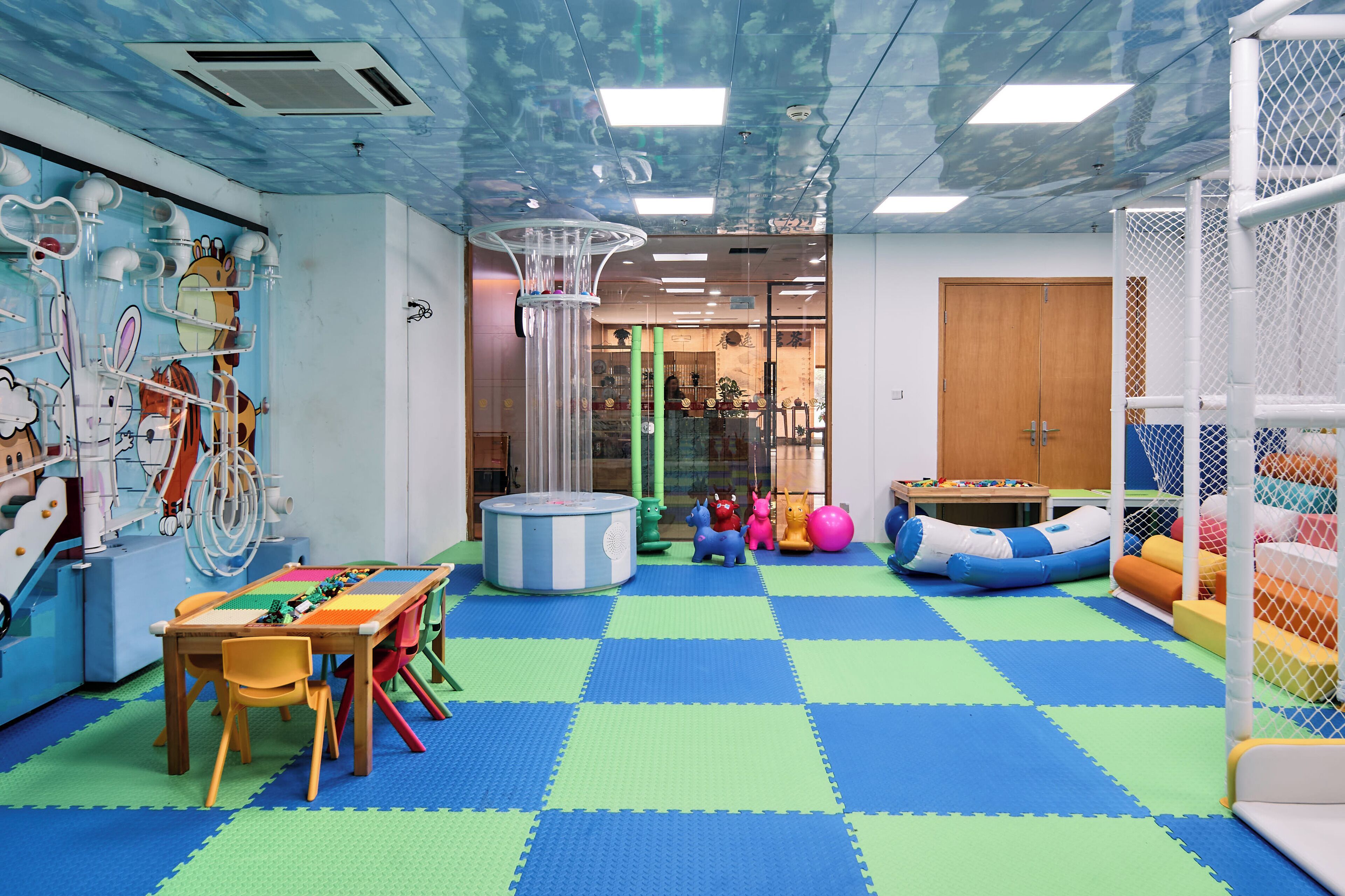 children’s play area – indoor
