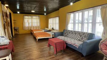Basic Bungalow | 1 bedroom, individually decorated, individually furnished, desk