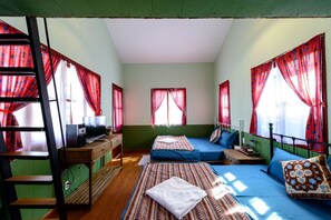 Family Room | Individually decorated, individually furnished, desk, free WiFi - Flowersandrocks Villa (Da Lat)