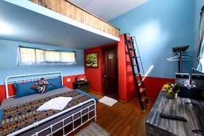 Individually decorated, individually furnished, desk, free WiFi - Flowersandrocks Villa (Da Lat)