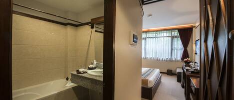 Bagan Room | Bathroom | Combined shower/tub, free toiletries, hair dryer, bathrobes