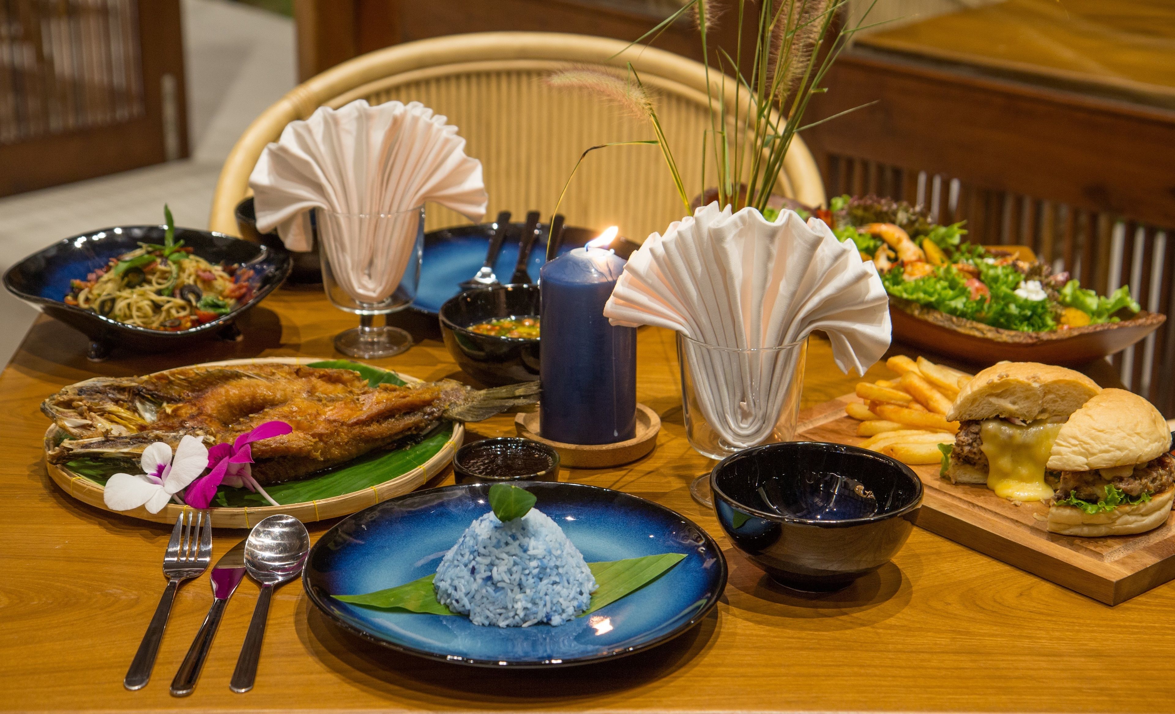 breakfast, lunch, dinner served; thai cuisine